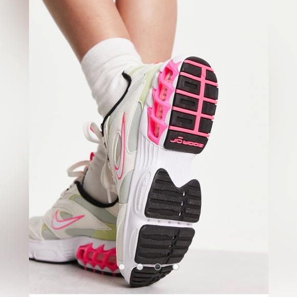 NIKE WOMEN ZOOM AIR FIRE RUNNING SHOES! - Picture 9 of 9